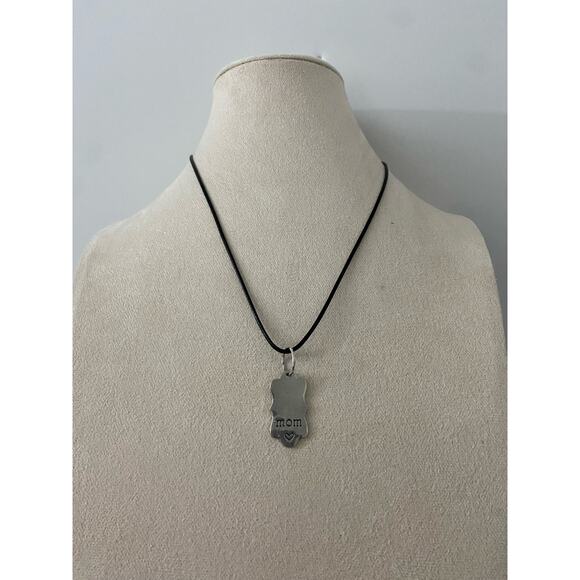 mom pendant necklace silver tone - Picture 1 of 6